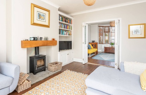 Rawcliffe House | Pass the Keys | Bright and Spacious Family Home