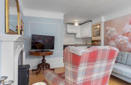 Newland Near Ulverston Apartment | Pass the Keys Bright Town-Centre Flat with Outdoor Area