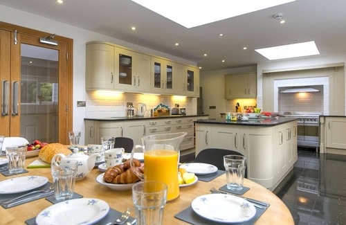 Bangor House | Pass the Keys | Bryn Ogwen Lovely Coastal Property in Bangor
