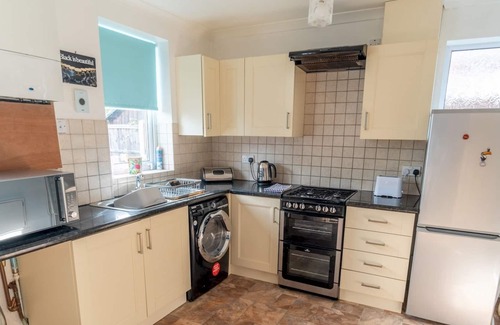 Bramcote House | Pass the Keys | Central 2 bedroom home in Beeston