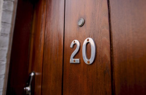 Lincoln House | Pass the Keys | Centrally Located Apartment