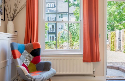 Canterbury House | Pass the Keys | Charming 2 bed cottage with parking in Canterbury