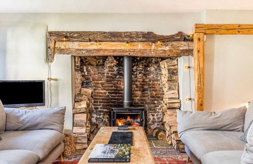 Funtington House | Pass the Keys | Charming Downland Cottage