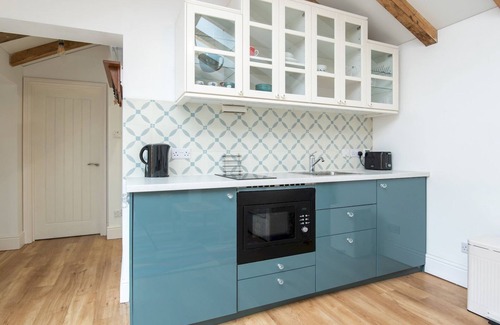 Combe Down House | Pass the Keys | Charming Garden cottage with parking