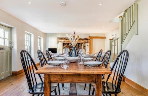 Funtington House | Pass the Keys Charming Downland Cottage