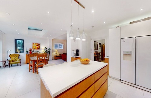 Golders Green House | Pass the Keys | Charming house in Golders Green