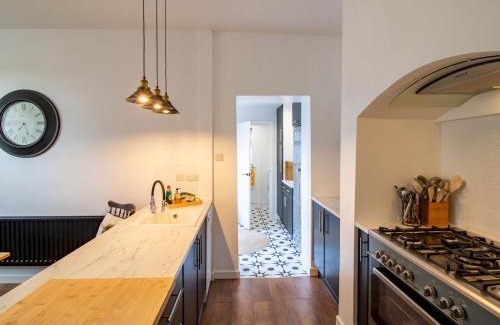 Stanley House | Pass the Keys City Convenience