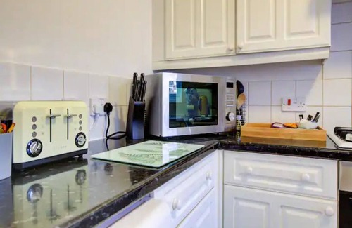 Great Baddow House | Pass the Keys | Comfortable house in Chelmsford