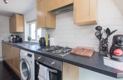 Oval Apartment | Pass the Keys | Comfy Apartment by Oval Station
