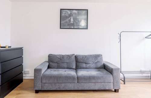 Newington Apartment | Pass the Keys | Convenient Apartment by Waterloo