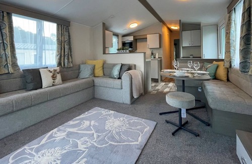 Beattock House | Pass the Keys | Cosy 2BR Holiday Home in Beautiful Location