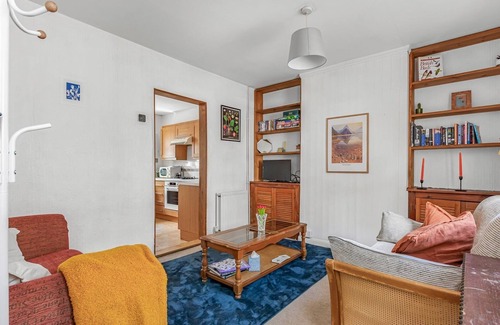 Canterbury House | Pass the Keys | Cosy Garden Home