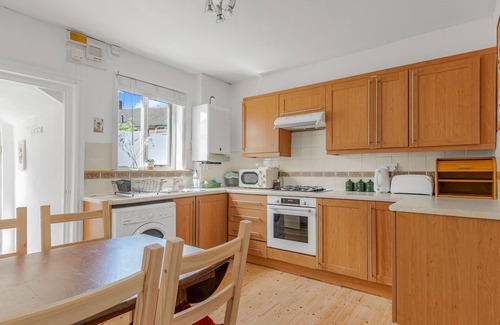 Canterbury House | Pass the Keys | Cosy Garden Home
