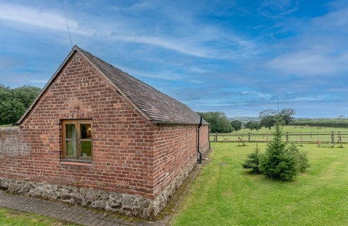 Shrewsbury House | Pass the Keys | Cosy and romantic barn with countryside views
