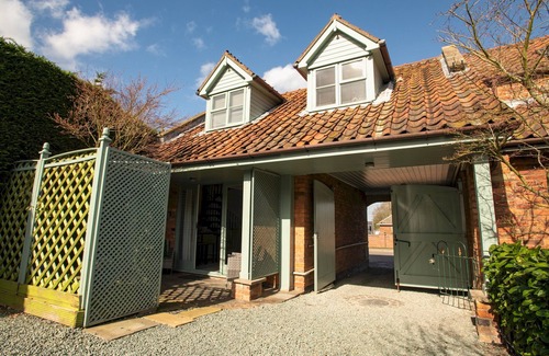 Thorpe On The Hill House | Pass the Keys | Cosy Hideaway in the Countryside