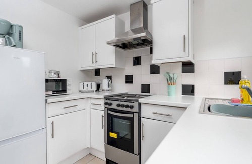 Knotty Ash House | Pass the Keys | Cosy Liverpool Home. WiFi Parking Nr Alder Hey