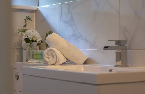 Glasgow Westend Apartment | Pass the Keys | Cosy Palm Studio, West End