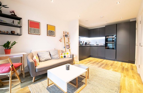 Markhouse Apartment | Pass the Keys | Cosy Studio flat with a Balcony