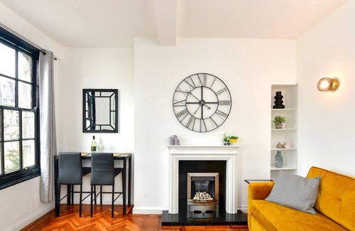 Castle Quarter Apartment | Pass the Keys | Cosy & Stylish 1 Bedroom Apartment in the City