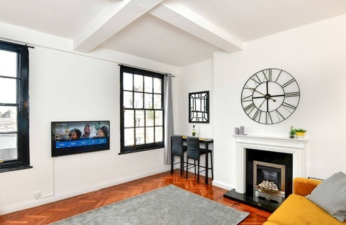 Castle Quarter Apartment | Pass the Keys | Cosy & Stylish 1 Bedroom Apartment in the City
