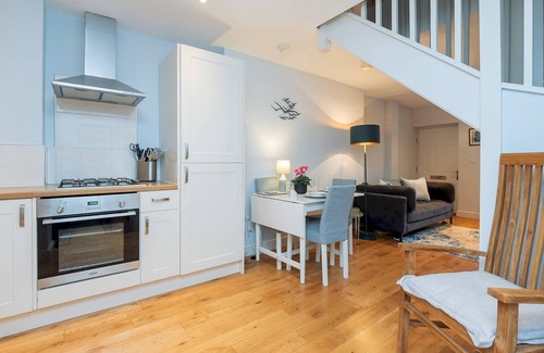 Bath House | Pass the Keys | Delightful retreat in Larkhall with free parking