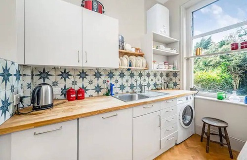 Herne Hill Apartment | Pass the Keys | Exquisite Flat - Ten minutes to Central London