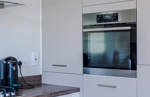 Stockport House | Pass the Keys | Fabulous 2 Bed House in Woodford sleeps 4