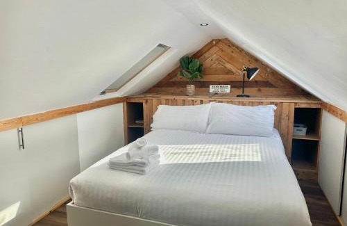 Kidwelly House | Pass the Keys Family home walking distance to beach Pet friendly