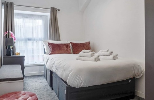 Aberystwyth Apartment | Pass the Keys | Fantastic one bedroom Victorian Apartment