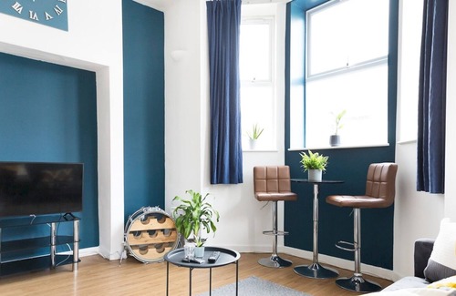 Chorlton-cum-Hardy Apartment | Pass the Keys | Flat in trendy Chorlton Sleeps 2