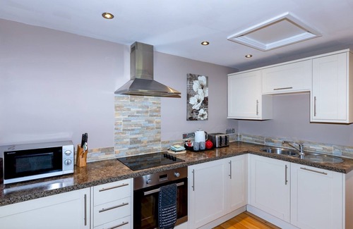 Easton Apartment | Pass the Keys | Garden Suite 2 Amidst Lush Greenery, Easton, Wells