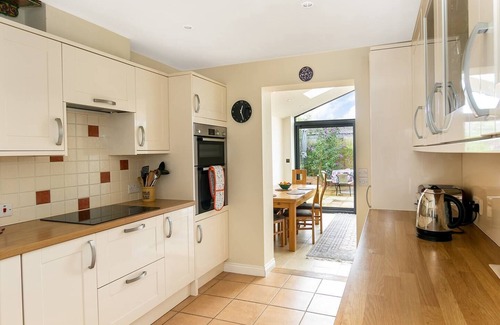 Chipping Norton House | Pass the Keys | Cosy Bliss Lodge 5 min walk to Chipping Norton