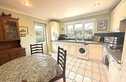 New Romney House | Pass the Keys | Hamilton House-Superb location!