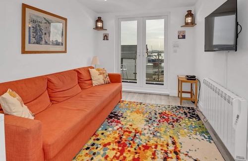 Martlesham Heath House | Pass the Keys | Harbour View, with stunning views