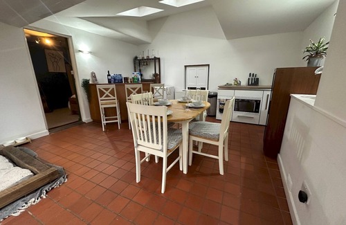 Colchester House | Pass the Keys | Honeymooners Heven