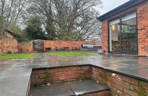 Colchester House | Pass the Keys Honeymooners Heven