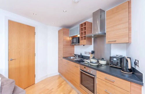 Leeds Apartment | Pass the Keys | Leeds Dock - Perfect for Couples - Amazing Views