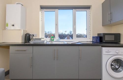 Leeds Apartment | Pass the Keys Love Blooms in Lower Wortley - Couples Hideout with a Shared Kitchen