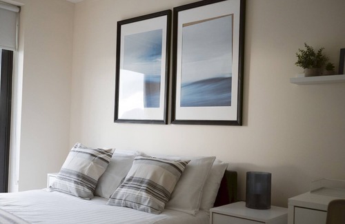 North West Apartment | Pass the Keys | Lovely 2-bed Glasgow Harbour with Parking and Views