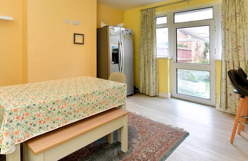Heath Other | Pass the Keys | Lovely 3 bedroom home with off street parking