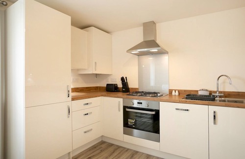Bramcote Apartment | Pass the Keys | Luxurious 2-Bed Nottingham Retreat with Parking
