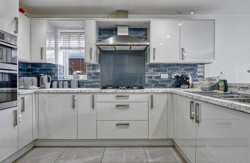 Birch House | Pass the Keys | Luxury 4 Bedrooms Detached Holiday Home - Villa