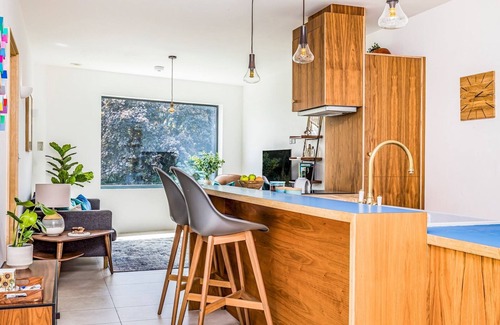 Chichester Apartment | Pass the Keys | Modern 2 Bedroom City Apartment With Parking