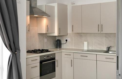 Old St Mellons Apartment | Pass the Keys Modern 1-Bed w Free Parking Peaceful Cardiff Stay