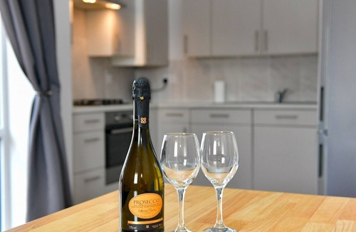 Old St Mellons Apartment | Pass the Keys | Modern 1-Bed w/Free Parking+Peaceful Cardiff Stay