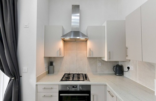 Old St Mellons Apartment | Pass the Keys | Modern 1-Bed w/Free Parking+Peaceful Cardiff Stay