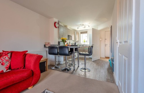 Telford House | Pass the Keys | Modern, Bright Home | Bunk Beds | Garden+Parking