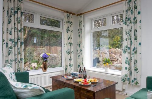 Pen-y-sarn House | Pass the Keys Modern Character Welsh Cottage with Garden