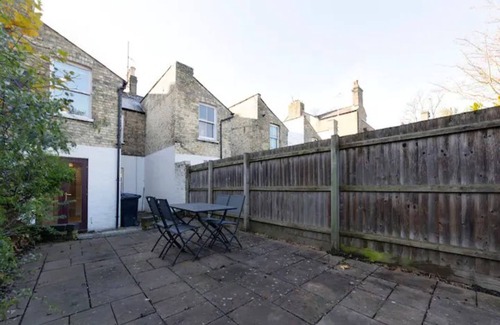 Cambridge City Centre House | Pass the Keys | Modern and Spacious Terrace in Central Cambridge