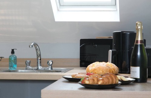 Llanddona Apartment | Pass the Keys | Modern en-suite room in country Pub/Restaurant (1)